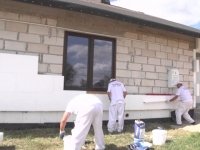 Ieskau fasadininku kurie gali suklijuoti polisterola 1000kw